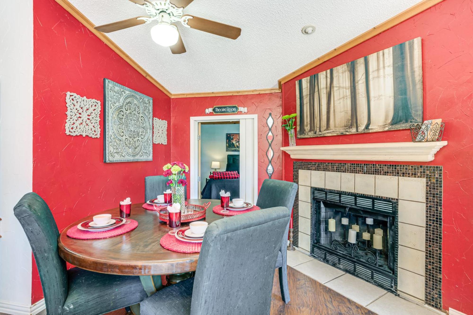 College Station Getaway With Hot Tub And Courtyard! Villa Exterior photo